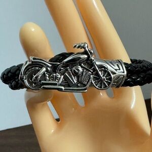 vintage motorcycle inspired handcrafted bracelet classic black brand new no tags